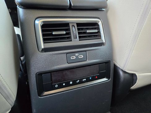 Certified 2024 MAZDA CX-90 Plug-In Hybrid w/ Preferred AWD/4WD image 18