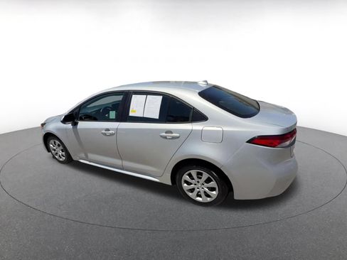 Used 2025 Toyota Corolla LE FWD image 10