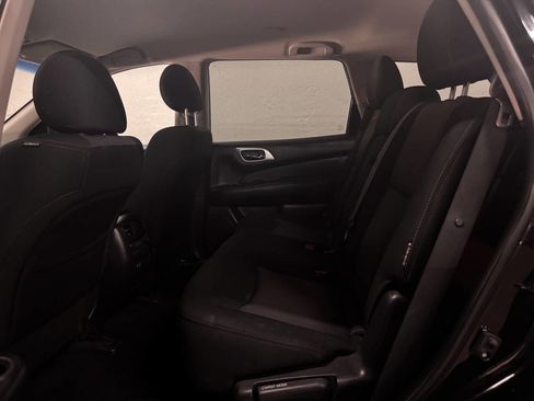 Used 2020 Nissan Pathfinder S image 13