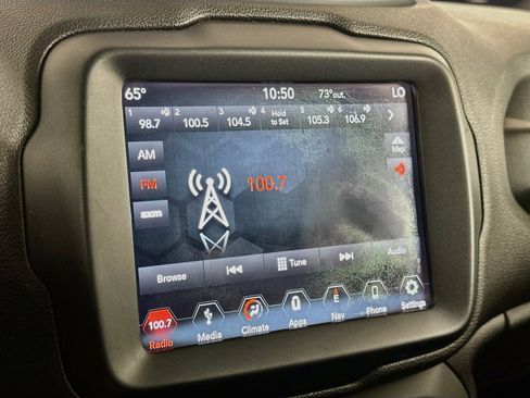 Used 2019 Jeep Renegade Trailhawk w/ UConnect 8.4 Nav Group AWD/4WD image 21