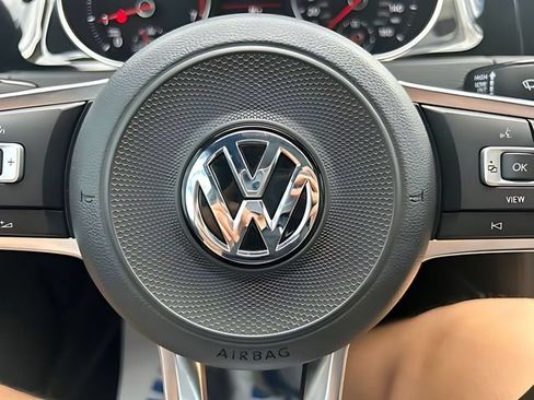 Used 2021 Volkswagen GTI SE FWD image 23