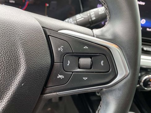 Used 2024 Chevrolet Trax LT w/ Sunroof Package image 18