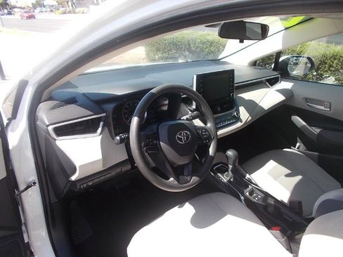 Used 2021 Toyota Corolla LE w/ Carpet Mat Package (TMS) image 15