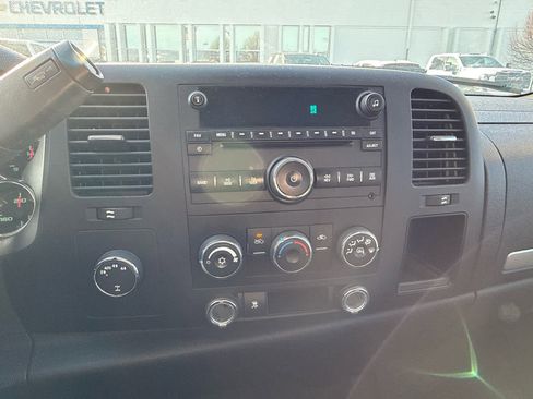 Used 2010 Chevrolet Silverado 1500 LT w/ Power Pack Plus image 9