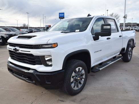 New 2026 Chevrolet Silverado 2500 Custom w/ Custom Value Package image 7