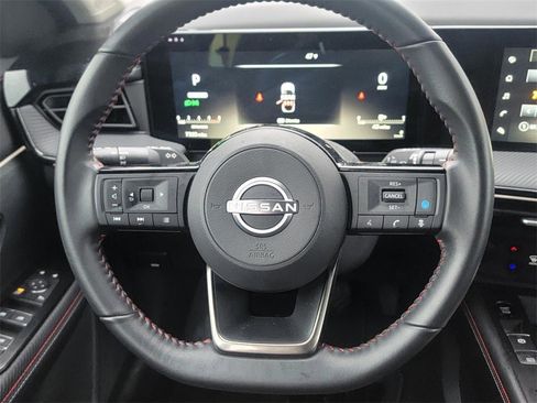 Certified 2025 Nissan Kicks SR image 13