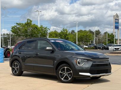 Used 2025 Kia Niro LX