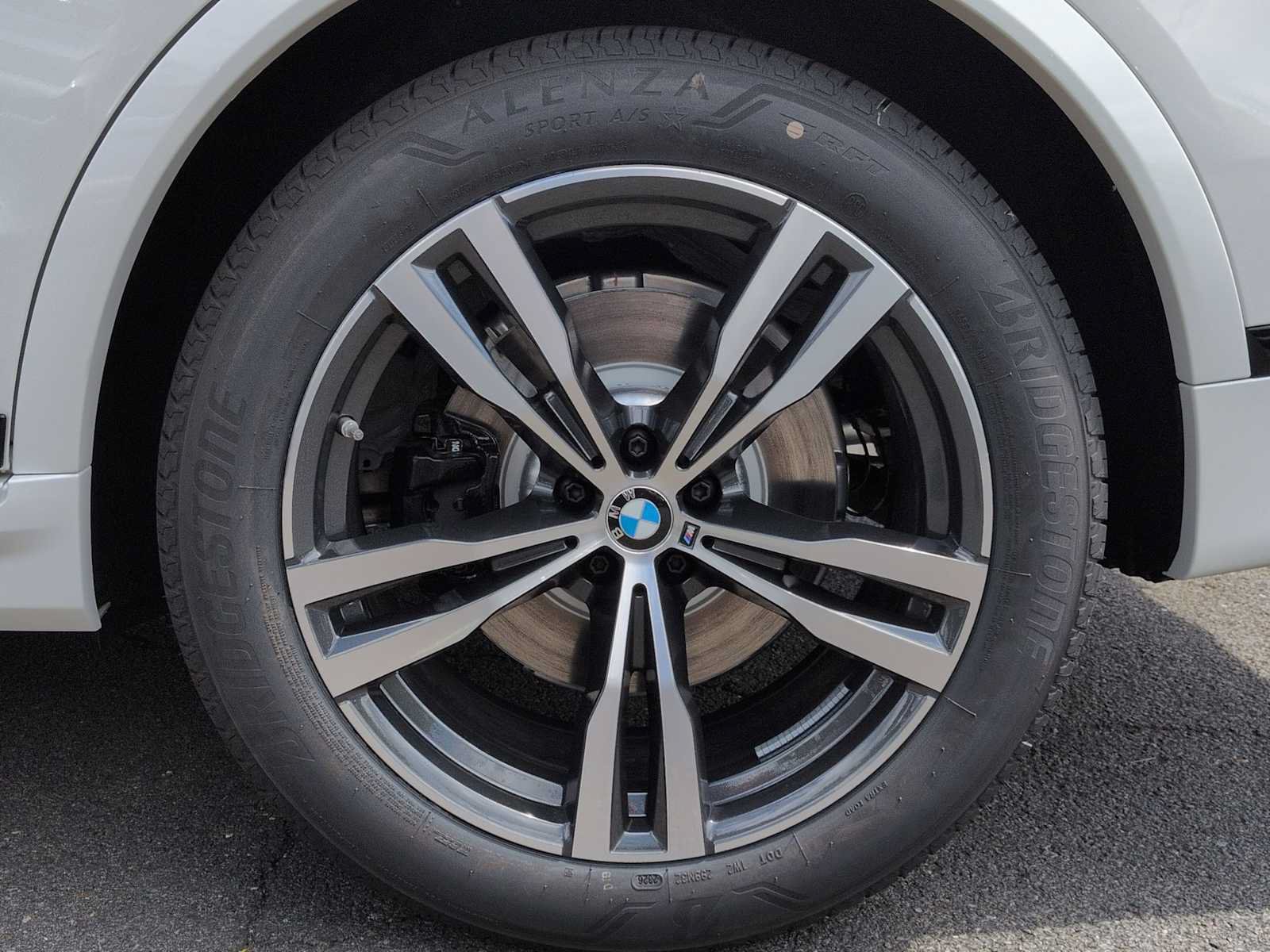 Used 2027 BMW X7 xDrive40i w/ Executive Package AWD/4WD image 14