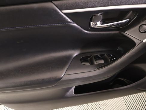 Used 2018 Nissan Altima 2.5 SR w/ SR Midnight Edition image 15