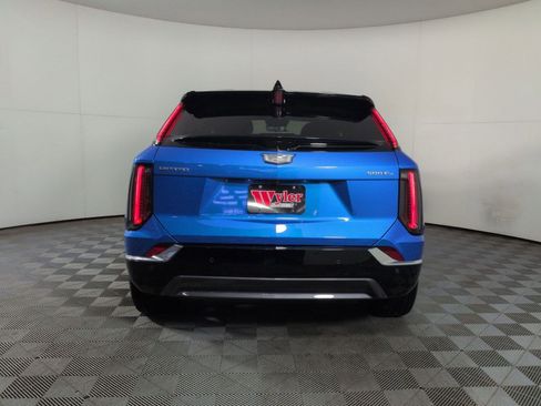 New 2026 Cadillac Optiq Luxury 2 image 29