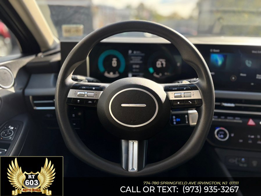 Used 2025 Hyundai Sonata SEL FWD image 13