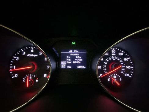 Used 2021 Kia Sedona LX image 15