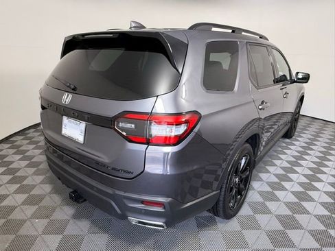 Used 2025 Honda Pilot Black Edition image 6