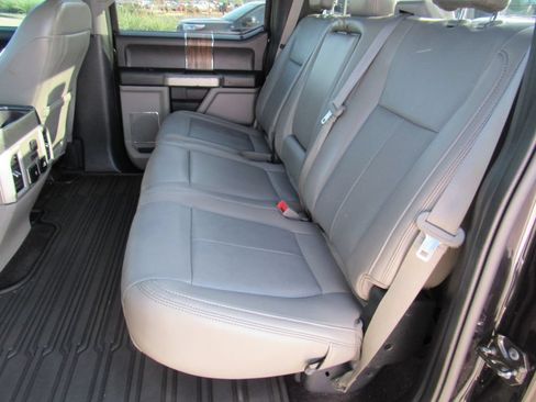 Used 2019 Ford F150 Lariat w/ Equipment Group 502A Luxury AWD/4WD image 18