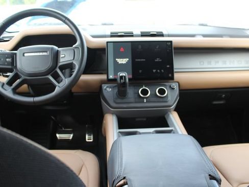 Used 2026 Land Rover Defender 130 V8 AWD/4WD image 27