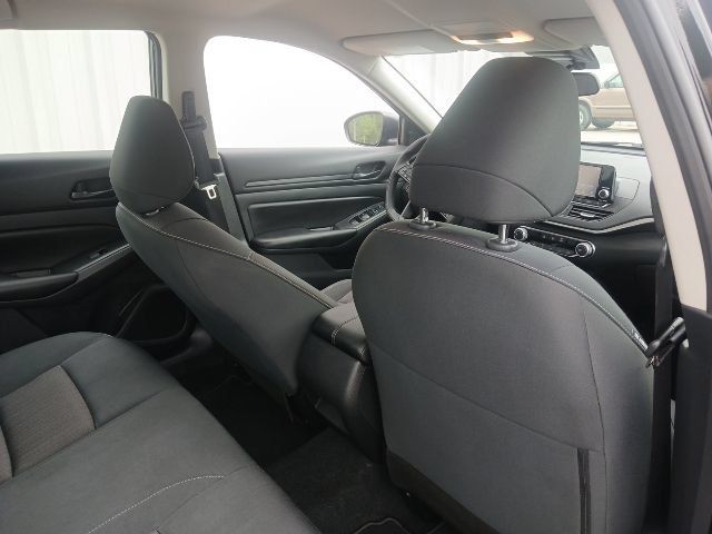 Used 2024 Nissan Altima 2.5 S FWD image 12