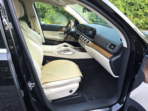Used 2021 Mercedes-Benz GLS 450 4MATIC image 28