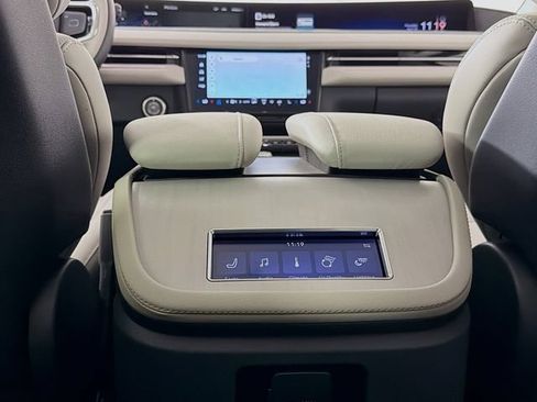 New 2026 Lincoln Navigator L Reserve AWD/4WD image 28
