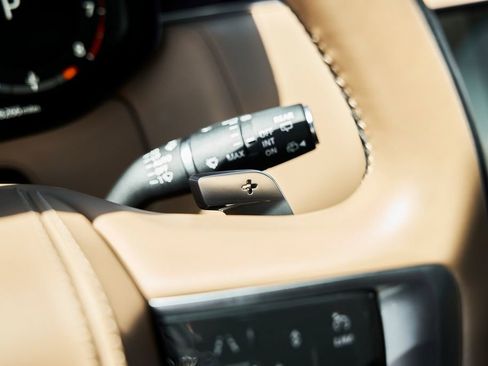 Used 2024 Land Rover Range Rover Long Wheelbase SE image 62