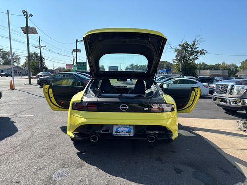 Used 2024 Nissan Z Performance w/ Floor Mat Package image 21