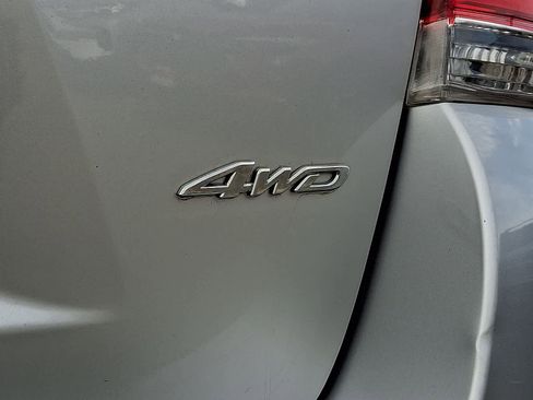 Used 2013 Toyota Highlander Plus w/ Cold Weather Pkg image 32