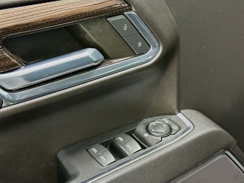 Used 2023 Chevrolet Silverado 1500 LT image 15