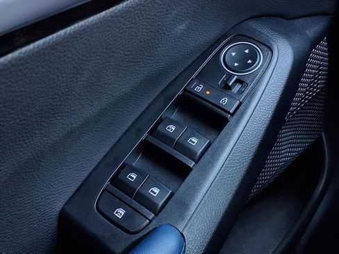 Used 2025 Kia Seltos S image 23