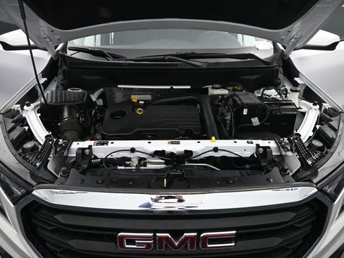 Used 2023 GMC Terrain SLE w/ Driver Convenience Package FWD image 22