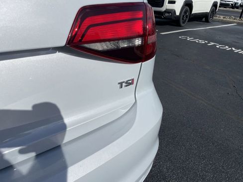 Used 2017 Volkswagen Jetta SE image 6