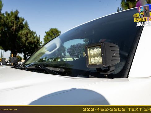 Used 2017 Toyota Tacoma SR5 w/ SR5 Appearance Package (SM) RWD image 10