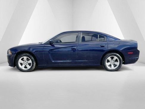 Used 2013 Dodge Charger SE w/ Connectivity Group image 4
