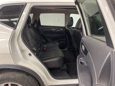 Used 2015 Nissan Rogue SL w/ SL Premium Package image 10