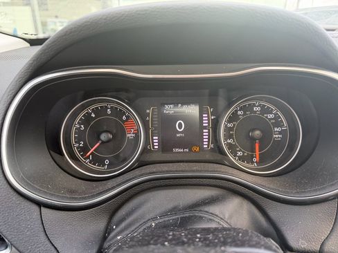 Used 2021 Jeep Cherokee Latitude Plus w/ Sun & Sound Group image 9