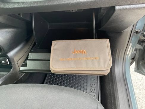 Used 2016 Jeep Renegade 75th Anniversary FWD image 45