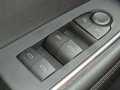 Used 2025 GMC Acadia Elevation image 26