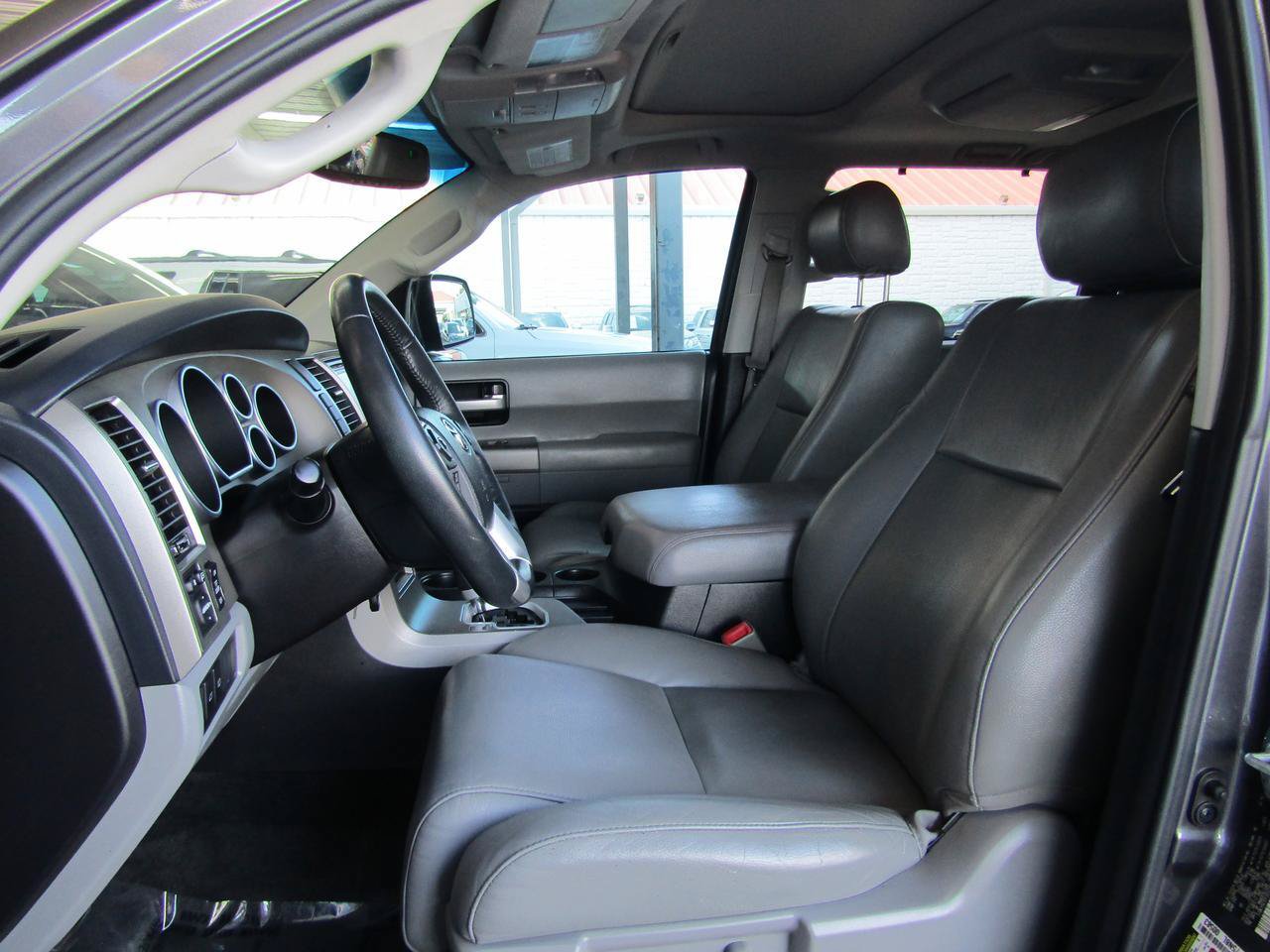 Used 2015 Toyota Sequoia Limited RWD image 9