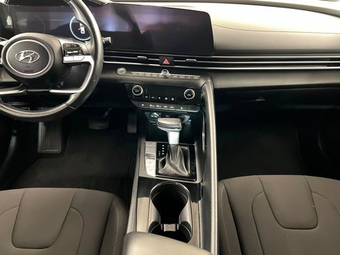 Used 2023 Hyundai Elantra SEL w/ Convenience Package image 14