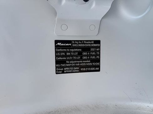 Used 2021 Porsche Macan image 31