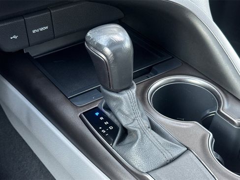 Used 2021 Toyota Camry SE image 19