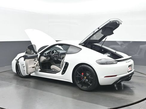 Used 2019 Porsche 718 Cayman GTS RWD image 22