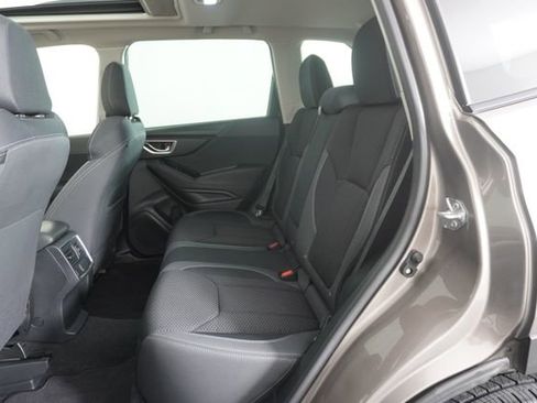 Used 2023 Subaru Forester Premium AWD/4WD image 33
