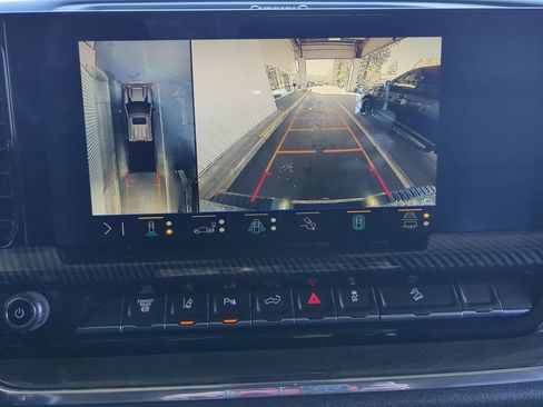 Used 2024 Chevrolet Silverado 2500 LTZ w/ LTZ Convenience Package image 17