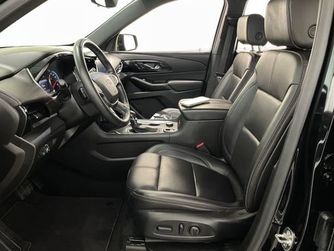 Used 2023 Chevrolet Traverse RS AWD/4WD image 9