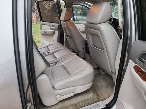 Used 2008 Chevrolet Suburban LT w/ LT Preferred Equipment Group RWD image 15