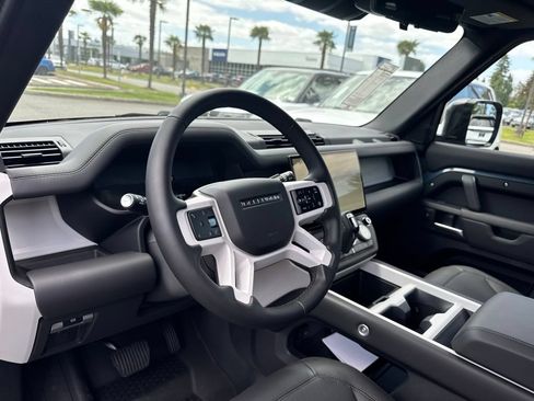 New 2026 Land Rover Defender 110 X-Dynamic SE AWD/4WD image 12