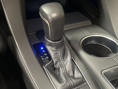 Used 2020 Toyota Avalon XSE image 26