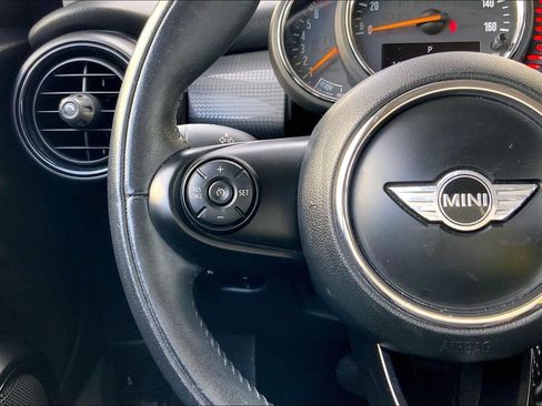 Used 2017 MINI Cooper 4-Door Hardtop FWD image 16