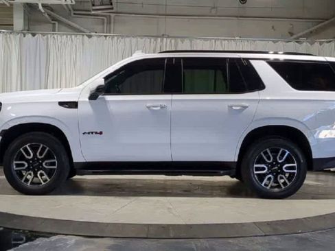 Used 2023 GMC Yukon AT4 w/ Technology Package image 6