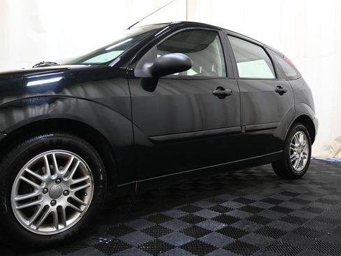 Used 2003 Ford Focus ZX5 Hatchback FWD image 7