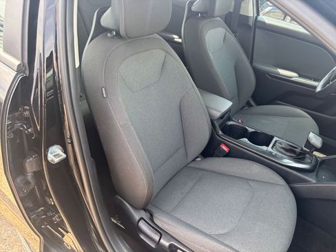 Used 2025 Kia K4 LXS FWD image 35